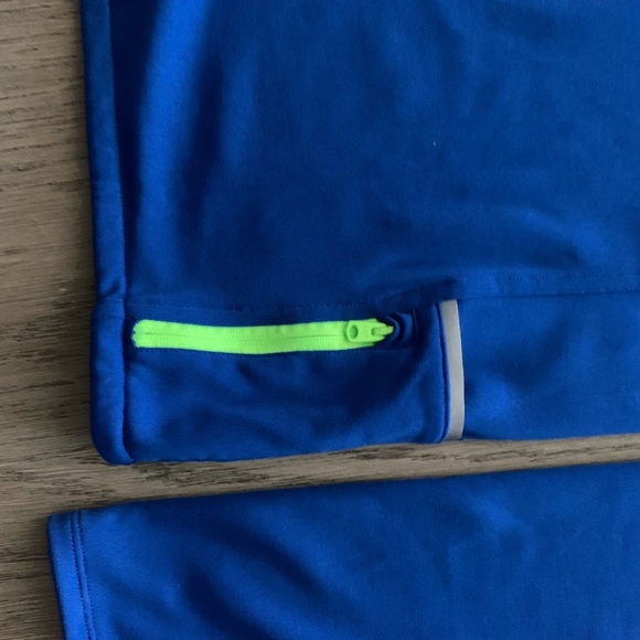 Abercrombie & Fitch- Men's Quarter Zip Windbreaker: - Picture 6 of 6